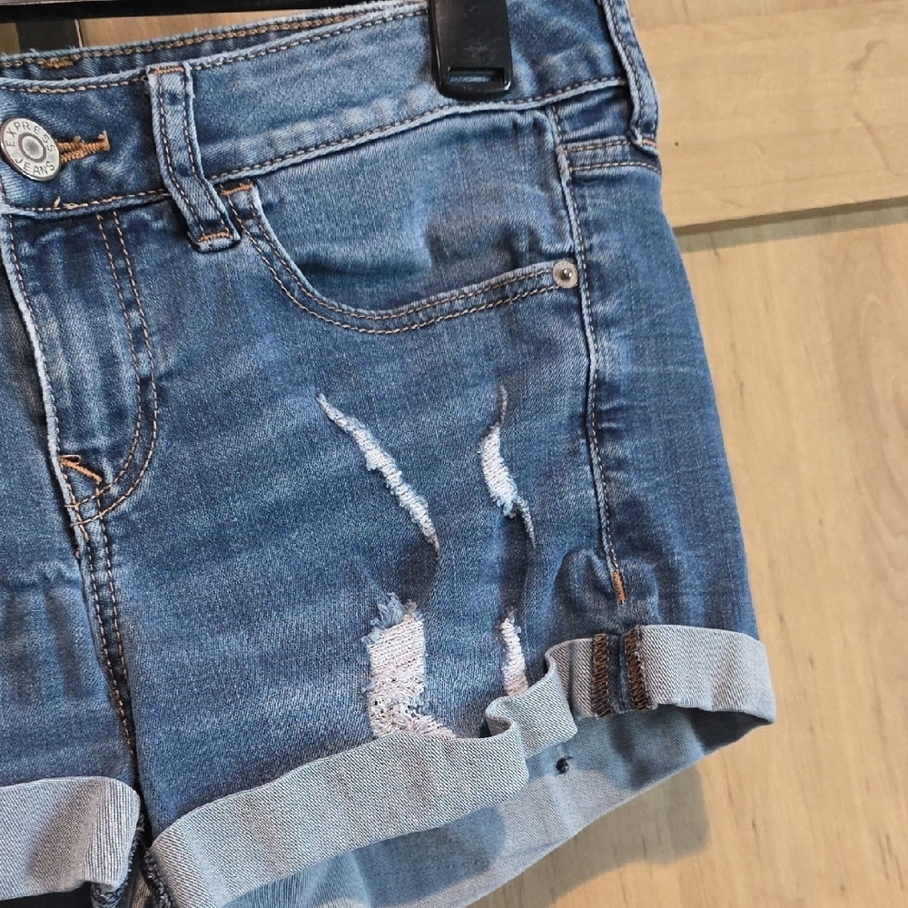 (J60) Express Blue Distressed Jean Shorts Sz 4 - Picture 3 of 7